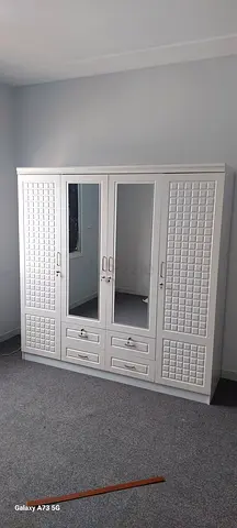 White 4-Door Wardrobe with Mirrors and Drawers - Good quality