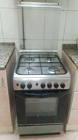 Freestanding 4-Burner Gas Stove with Oven - Good Working Condition