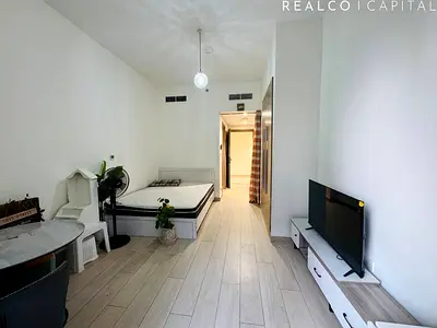 FURNISHED STUDIO I READY TO MOVE IN I UP TO 4 CHEQUES