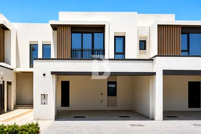 Near Pool &amp; Park | Internal | Single Row