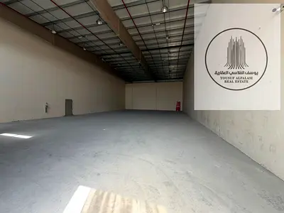 مستودع للإيجار في أم القيوين | 5,000 قدم² | كهرباء 55 كيلوواط | سعر مميز جدًا