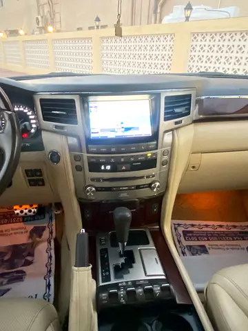 صورة 8 لـ 2015 Lexus LX-SERIES