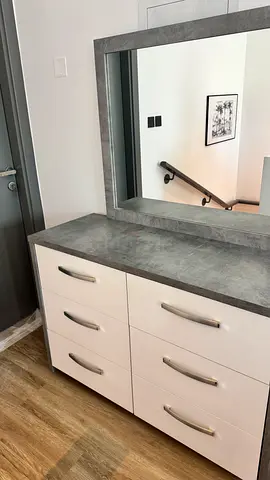Dressing table