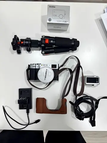 Fujifilm X100VI Silver + Accessories