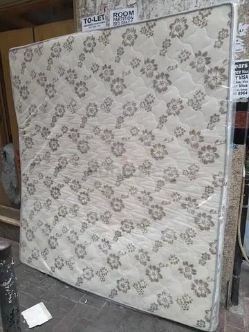 180x200cm King size mattress.  Same day delivery available