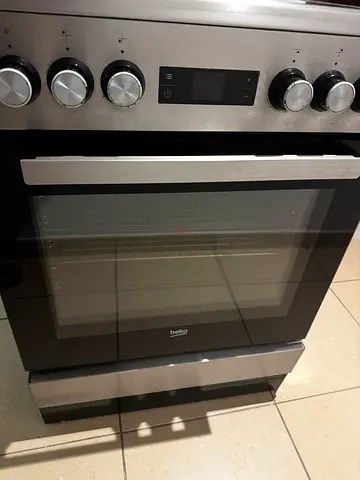 Electric cooker and oven : Beko