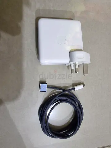 Apple 96w usb c adapter with magsafe 3 cabel
