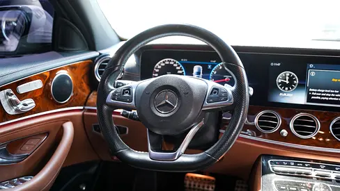 2018 Mercedes-BENZ E-CLASS 缩略图 12