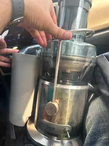 Sage juicer