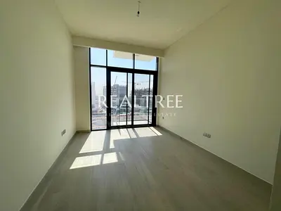 Brand New Studio | Fitted Kitchen | Ready to Move