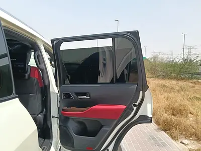 2022 Toyota LAND CRUISER photo 3