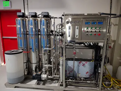 Reverse osmosis machine