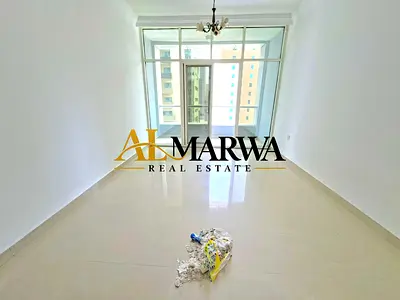 Spacious Studio with balcony and built-in wardrobe
