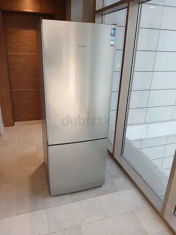 Siemens New Model Bottom Freezer Refrigerator Like New