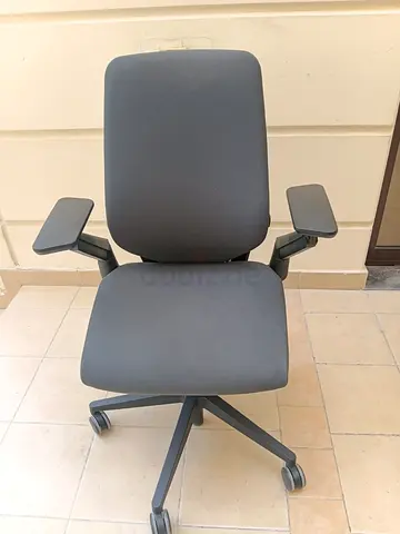 Selling For Steelcase Gesture Office Chair With Adjustable Arms Posture Fit