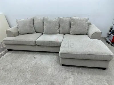Like new condition the one brand Kingston lshape sofa
