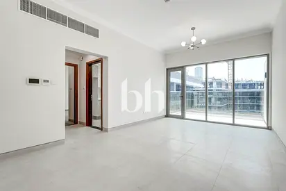 With walk in closet | 2BR plus Study Room| Vacant