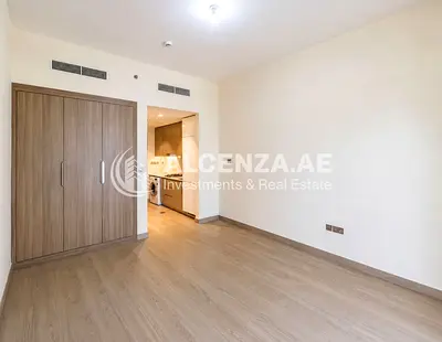Large Terrace | Vacant | 6 Cheques