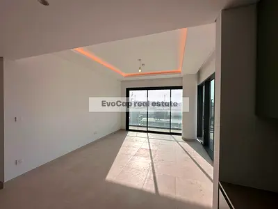 PRIME LOCATION - CORNER UNIT - NEGOTIABLE