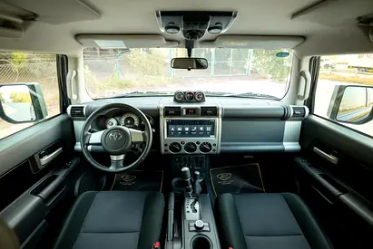 صورة 8 لـ 2023 Toyota FJ CRUISER