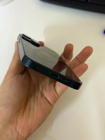 Good Condition, no scratches on main screen, used tempered glass since day1