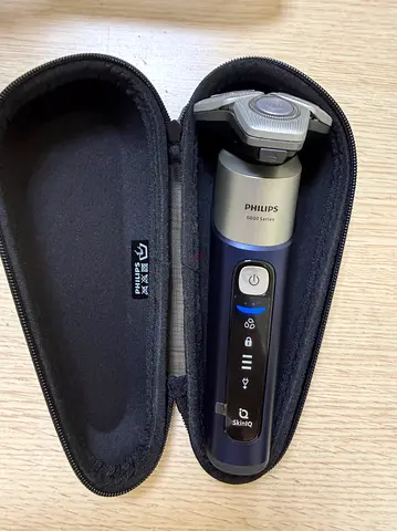 Philips 6000 Series Electric Shaver with Travel Case - new