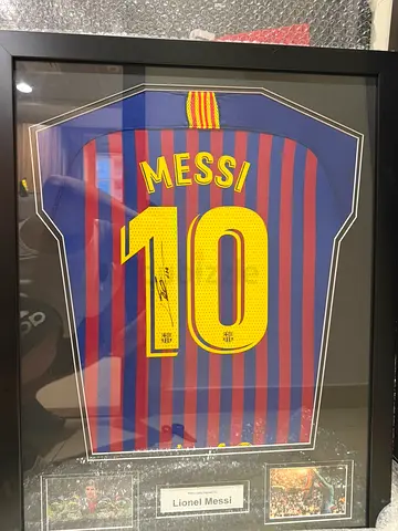 Messi Signed Jersey Framed (ICONS COA)