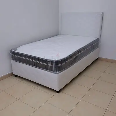 Amaircan style double Bed with Mattress and Headboard - Good quality