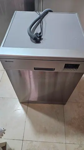 Stainless steel dishwasher in good working condition!