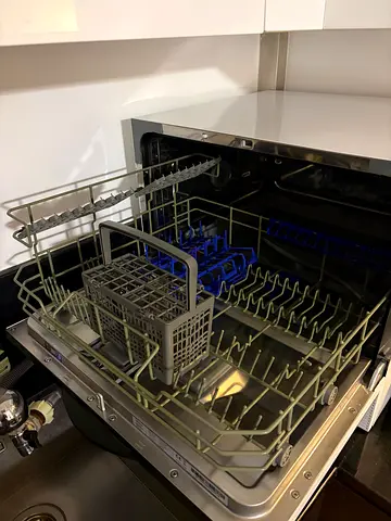 Built-in Dishwasher in Good Working Condition