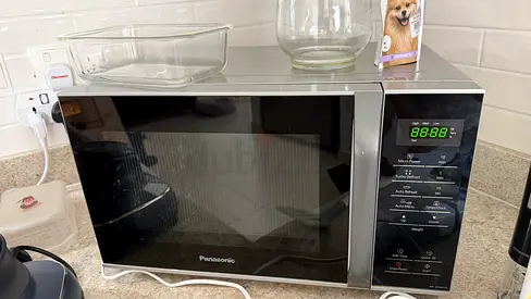 Panasonic countertop microwave - good working condition