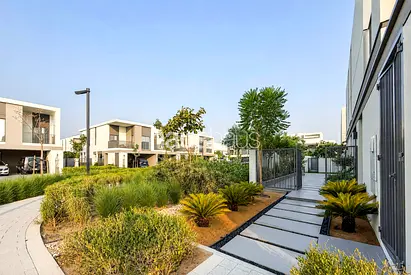Large Plot | True Corner | Vacant on Transfer