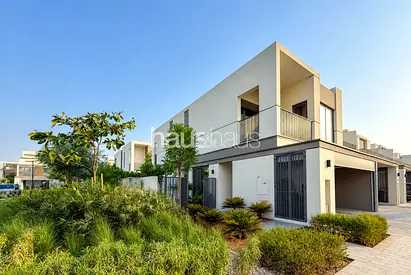 True corner unit | Larger plot | Genuine