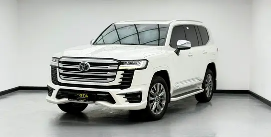 2025 Toyota Land Cruiser VXR, Aug/2029 Toyota Warranty + Service Contract, Full Service History, GCC