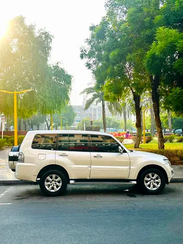 Mitsubishi Pajero 2016 GLS Medium Line | GCC Specs | Well Maintained
