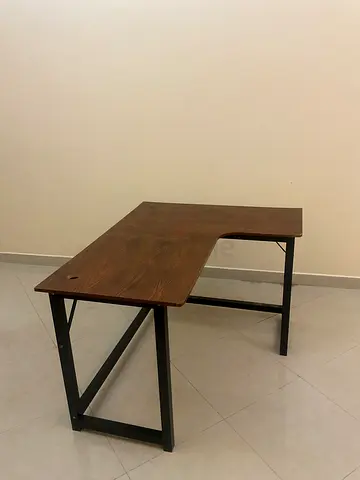 Computer desk great - condition 120 aed