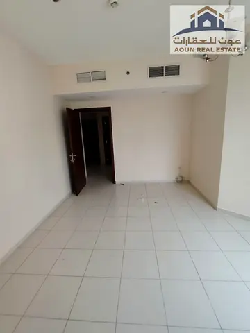 فرصة سكنية مميزة ومريحة في قلب منطقة المجاز 3 الحيوية! شقة تتسم بتصميم عملي ومساحة واسعة توفر لك ولعائلتك أرقى معايير الراحة والخصوصية. مزايا العقار: