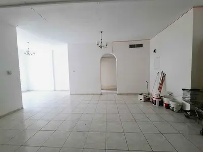 1 Month Free | King Faisal Road | Huge 2-BHK | Balcony | Central AC | Prime📍Location | For Family