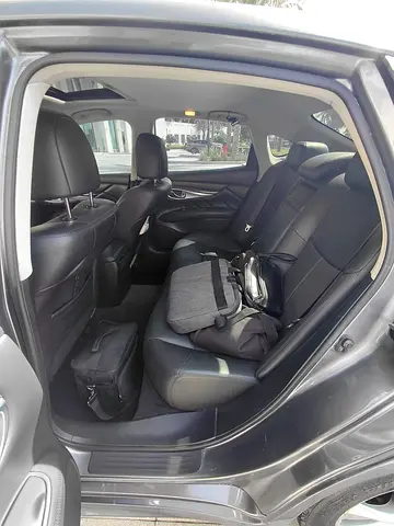 2018 Infiniti Q70 缩略图 12
