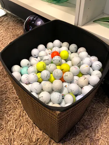 Large mixed set of used golf balls - bulk lot (over 150)
