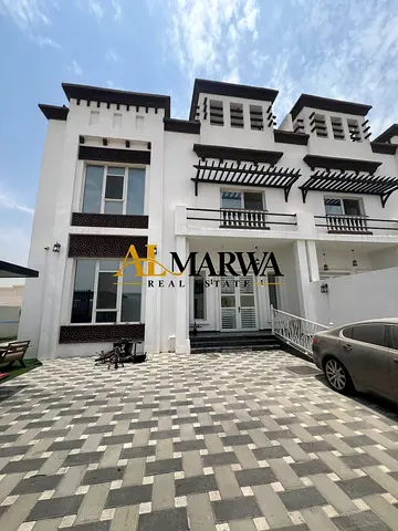 Spacious & Bright 4-Master Bed Room Big hall & Maid room store Villa for rent