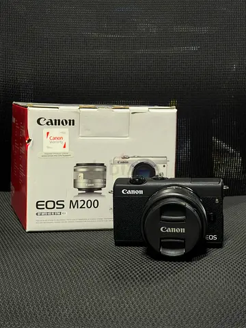 Canon M200