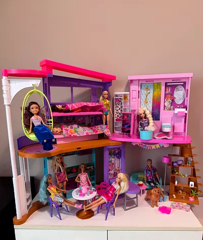 Barbie Vacation House With Dolls and Barbie Playsets