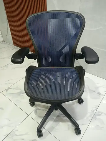 Selling For Herman Miller Aeron Chair Size B Fully Loaded Posture Fit