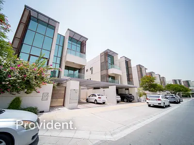 Spacious | Private Lift | Fully Fitted Kitchen