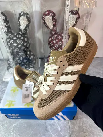 ADIDAS SAMBA FOOT WEAR  WITH ORIGINAL BOX