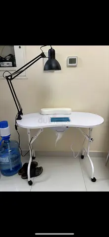 Manicure table