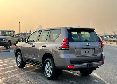 2022 Toyota PRADO photo 4