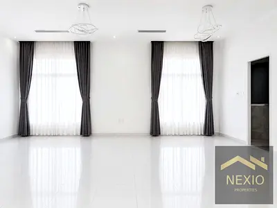 Bright & Upgraded | Near Mall | Vacant