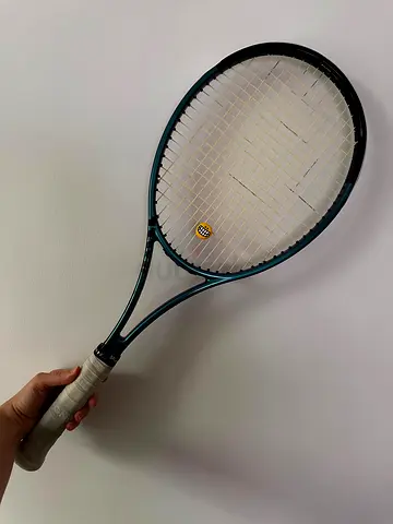 Wilson V4 pro tennis racket —  perfect condition